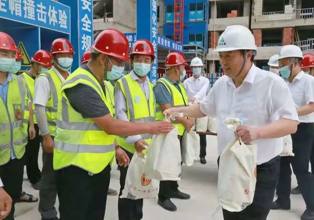 ������ί��ӛ������ο����˾�ں��(xi��ng)Ŀ�T��